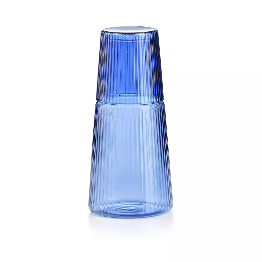 Narciso pleated carafe in borosilicate glass
